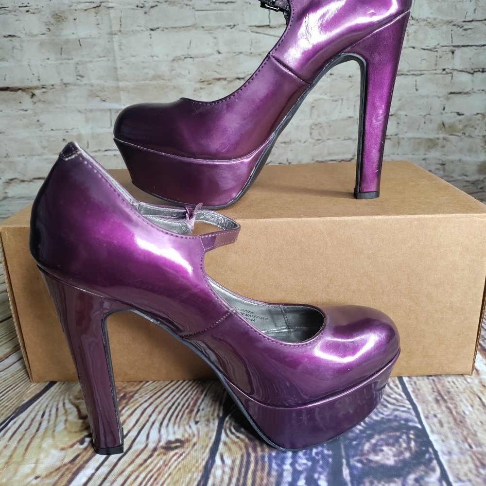 By Guess Women's New Pumps Size 6 1/2